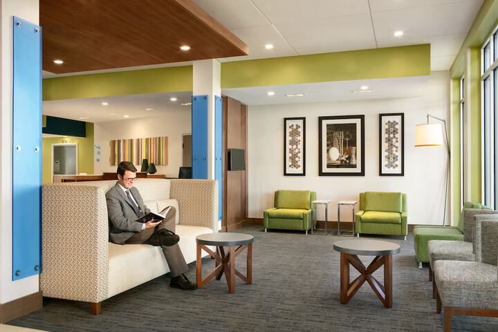 Holiday Inn Express & Suites Salisbury by IHG