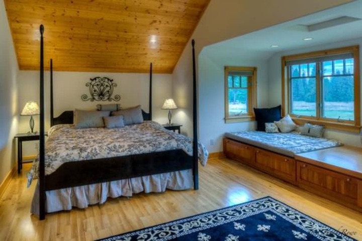 Room 27 of 40