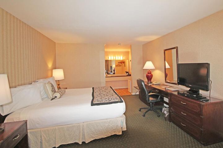 Room 21 of 32