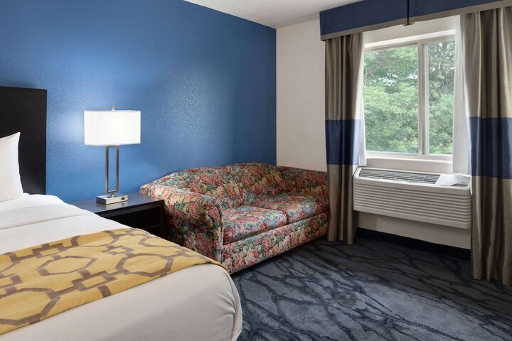 Room 10 of 30