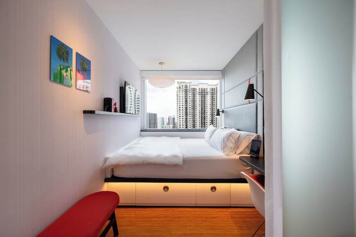 Room 38 of 62