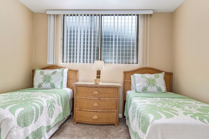 Room 120 of 333