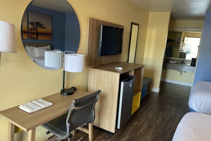 Room 13 of 31