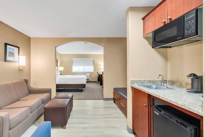 Comfort Suites Lakewood - Denver