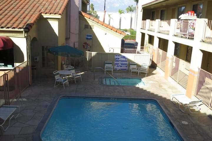 Pool 16 of 60