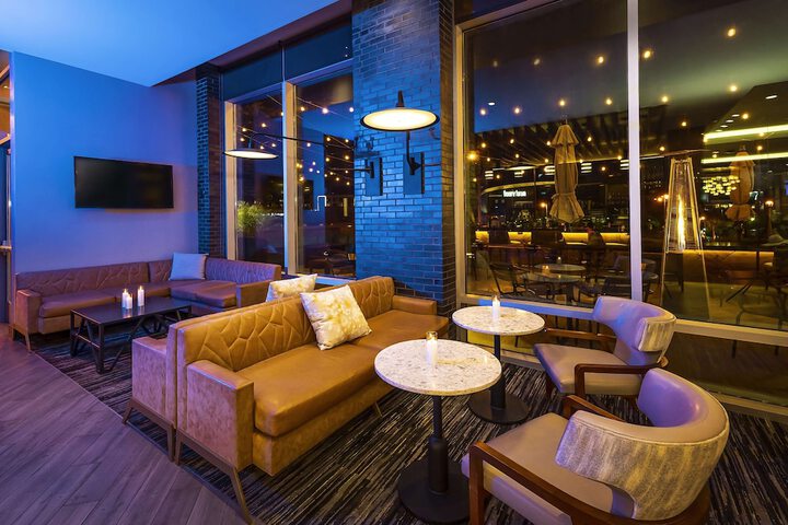 Lounge 95 of 113