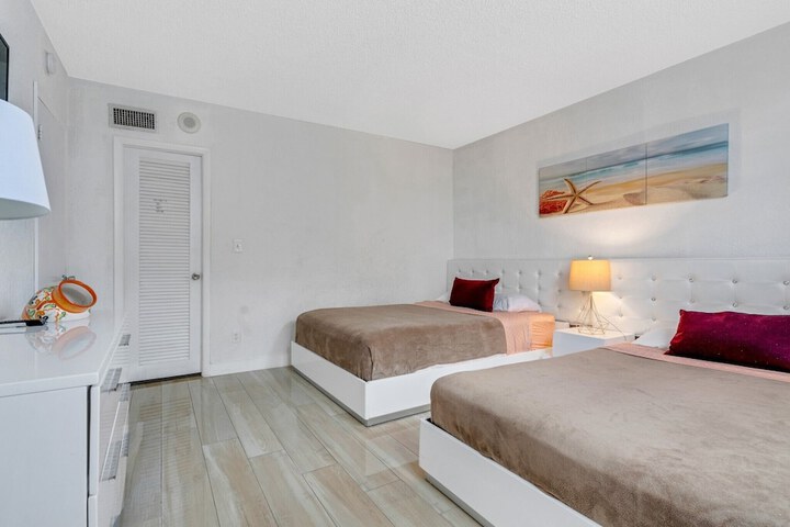 Room 36 of 102