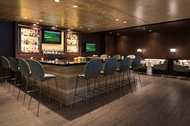 Lounge 58 of 68