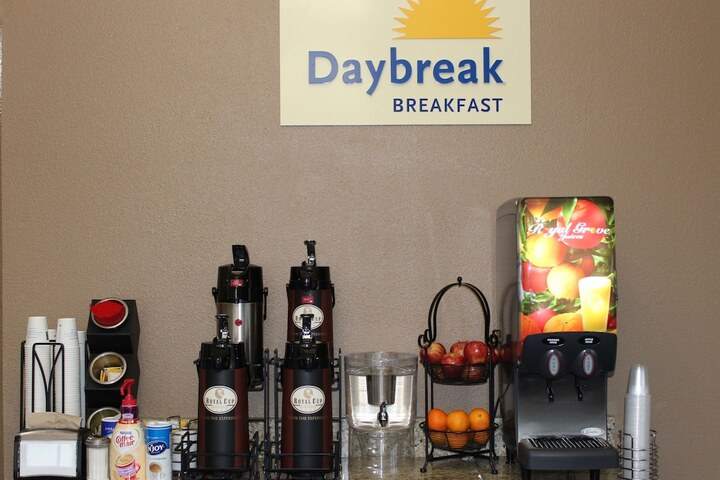 Breakfast/Coffee Service 77 of 85