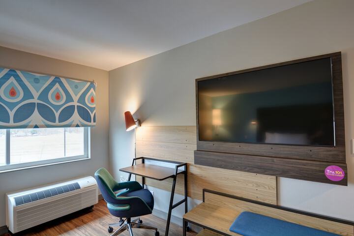 Room 15 of 48
