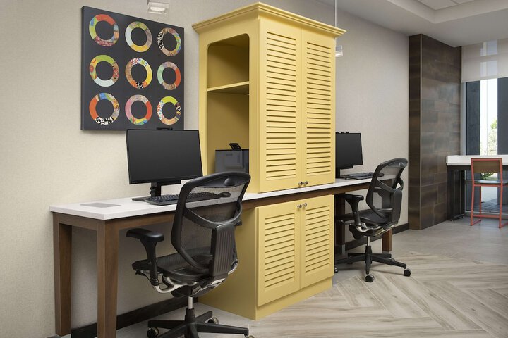 Business Center 33 of 33