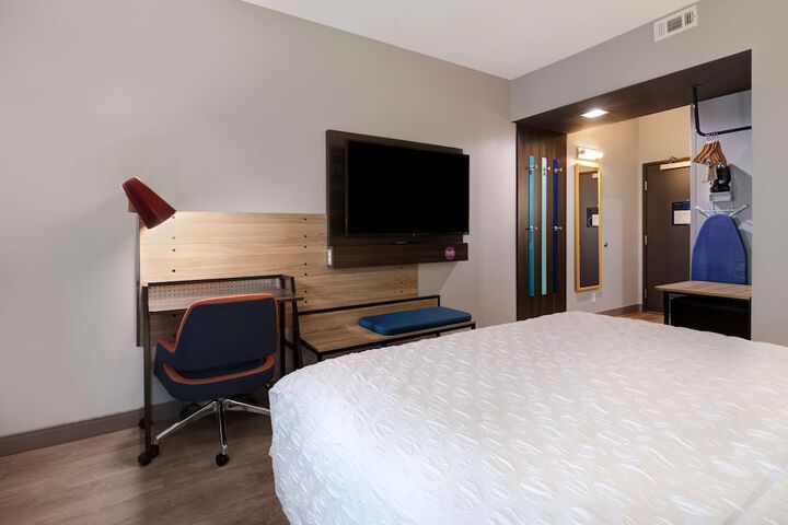 Room 35 of 70