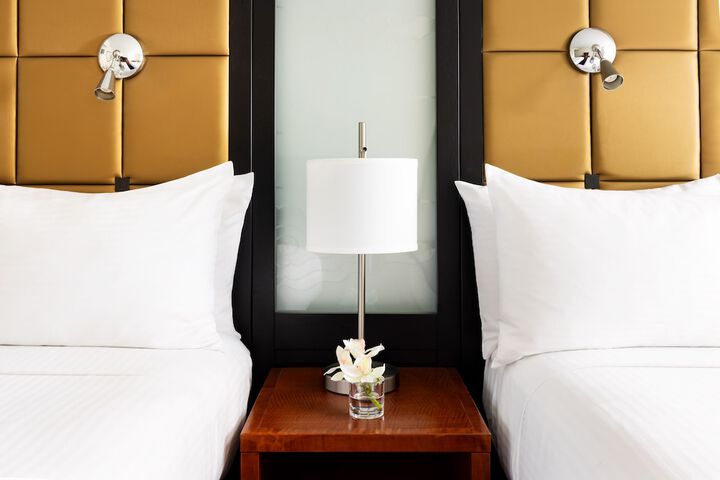 Room 42 of 107