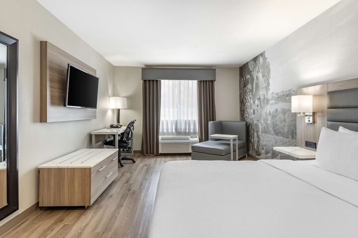 Room 13 of 51