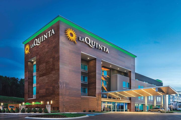 La Quinta Inn & Suites by Wyndham Cleveland near Lee Univ
