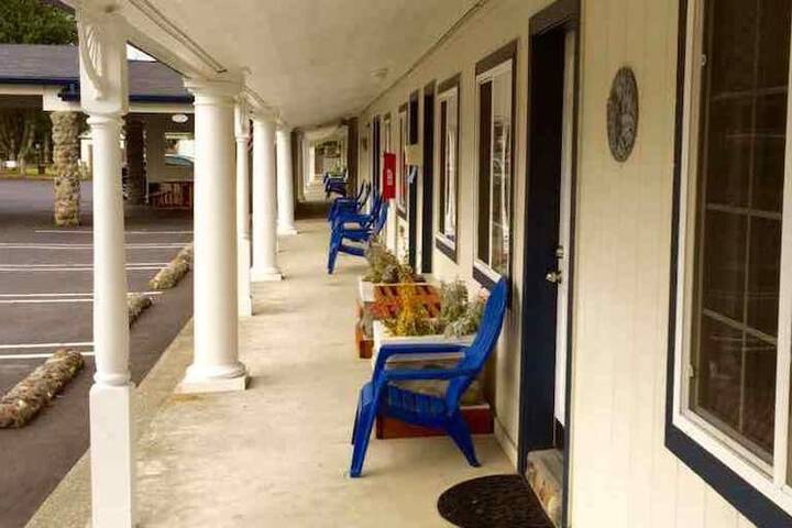 Ocean Breeze Motel