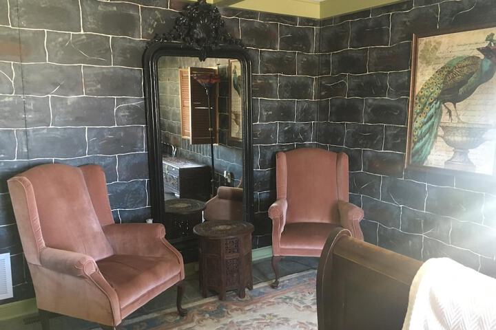 Shady Lady Bed & Breakfast