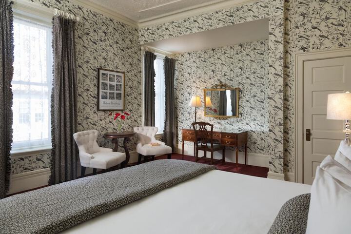Room 12 of 40