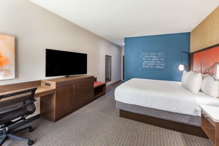 Room 11 of 39