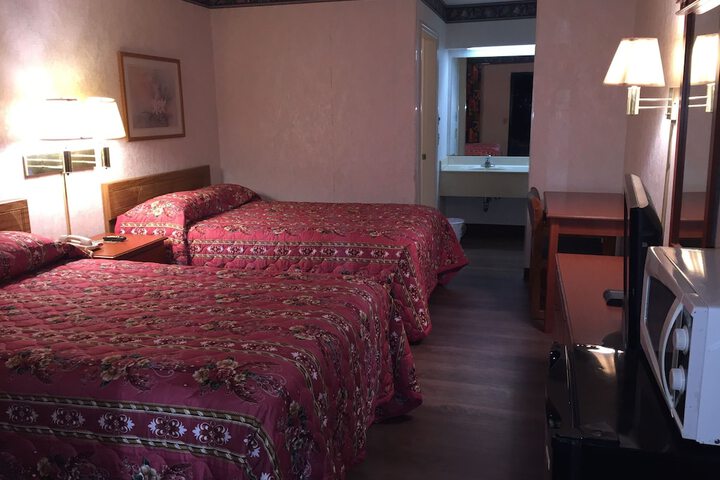 Room 11 of 17