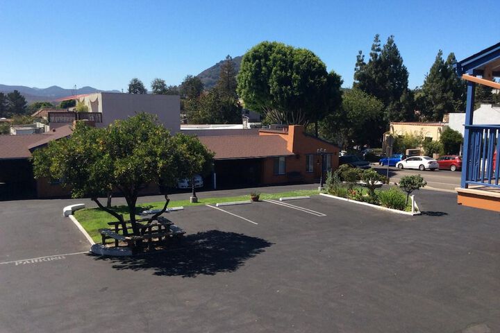 Los Padres Inn