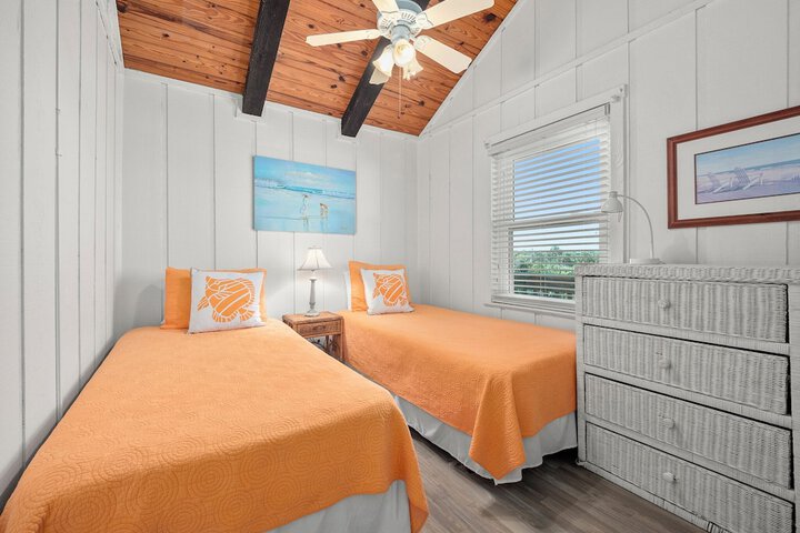 Cozy Cottage by Distinctive Beach Rentals