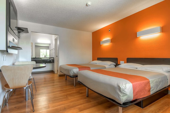 Room 17 of 20