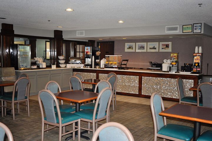 Breakfast/Coffee Service 26 of 37
