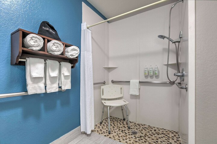 La Quinta Inn & Suites by Wyndham Weatherford