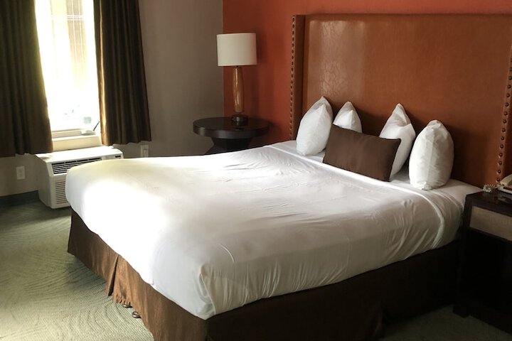 Room 17 of 39