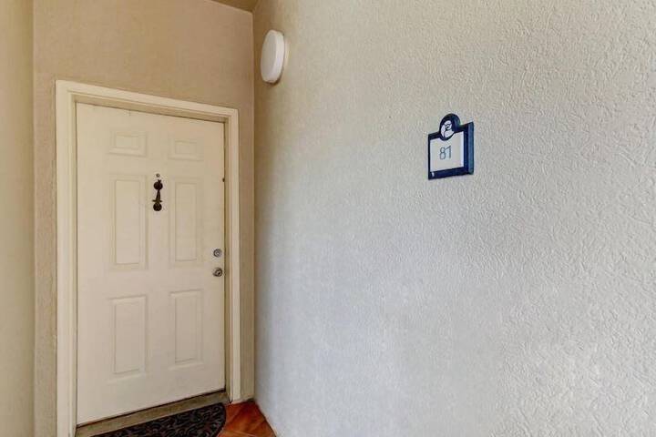 Room 26 of 38