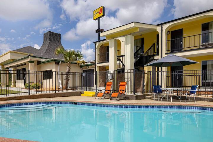 Pool 5 of 26