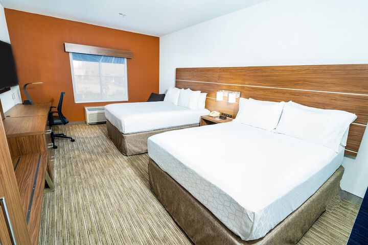 Room 10 of 29