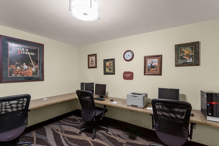 Business Center 31 of 31