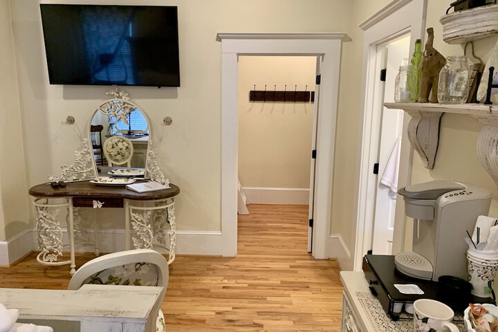 Room 42 of 47