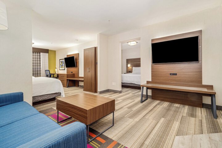 Room 167 of 348