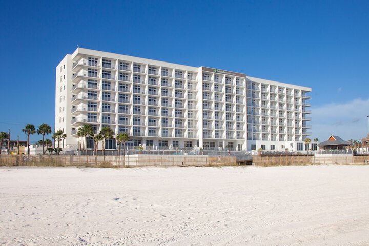 Holiday Inn Express & Suites Panama City Beach - Beachfront by IHG