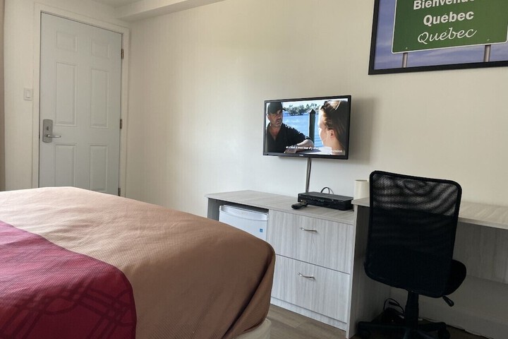 Room 9 of 39