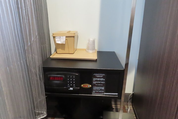 Room 44 of 76