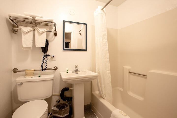 Room 18 of 23