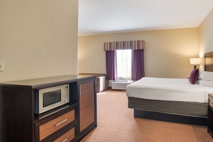 Knights Inn Bunkie