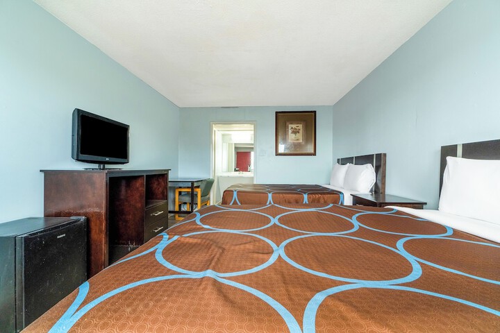 Room 27 of 76