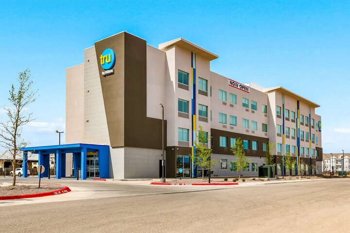 Tru by Hilton Midland