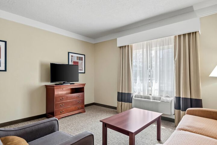 Comfort Suites Linn County