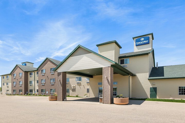 Hotel 4 of 81