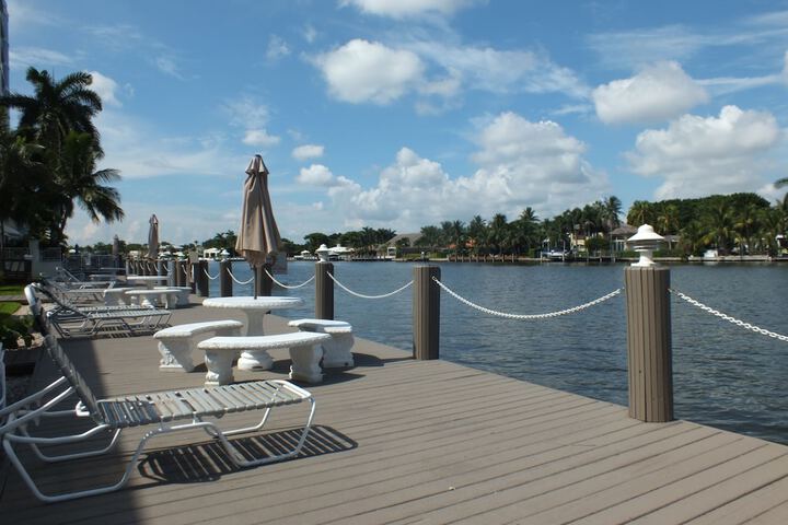 Sundeck 174 of 184