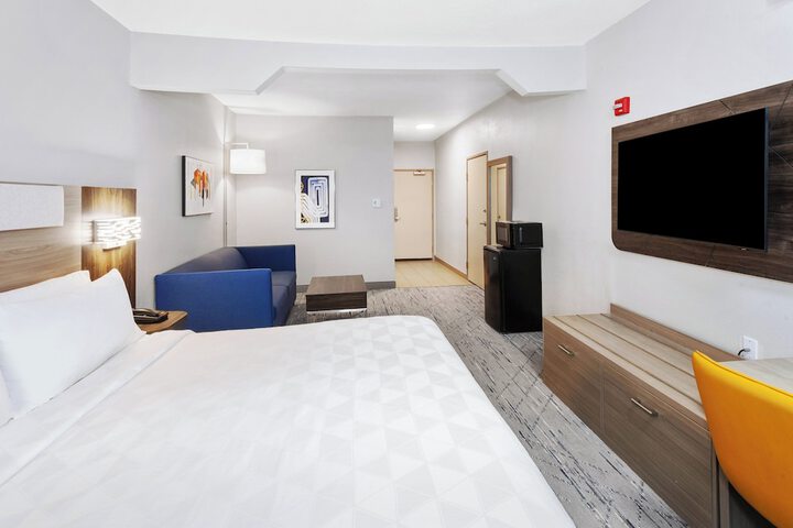 Room 34 of 50
