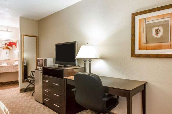QUALITY INN AND SUITES