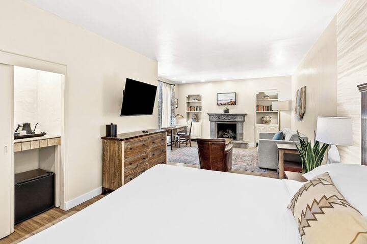 Room 18 of 101