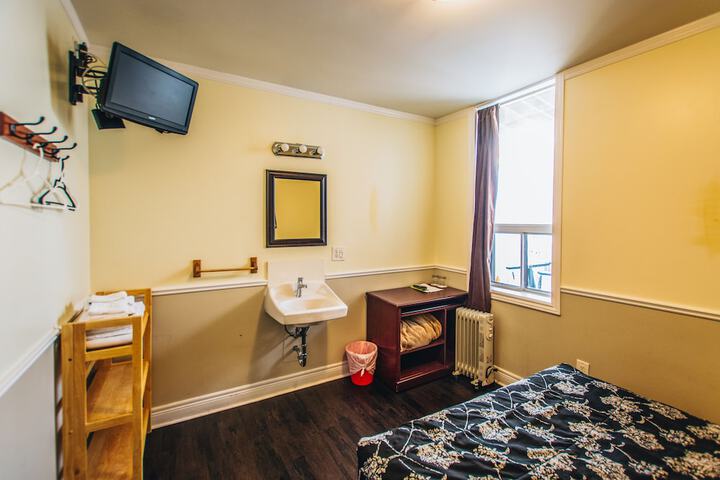 Room 14 of 71